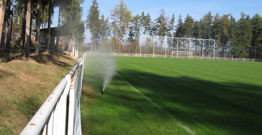 Závlahové systémy pro fotbalová hřiště
